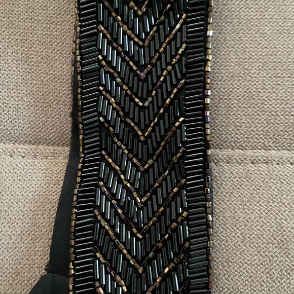 Carmen Marc Valvo silk black and gold beaded top women’s size 6 - Picture 4 of 6